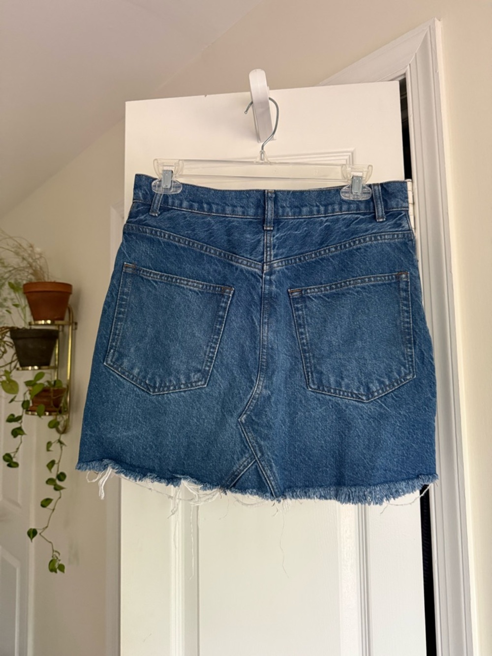 Reformation Denim Mini Skirt Medium Wash Raw Frayed Hem High Rise - Size 29 - Picture 9 of 9